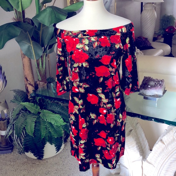 SZ S-M NEW COLD SHOULDER SHORT SLEEVE DRESS LIGHTWEIGHT WITH BEAUTIFUL-COLORS - Picture 2 of 6